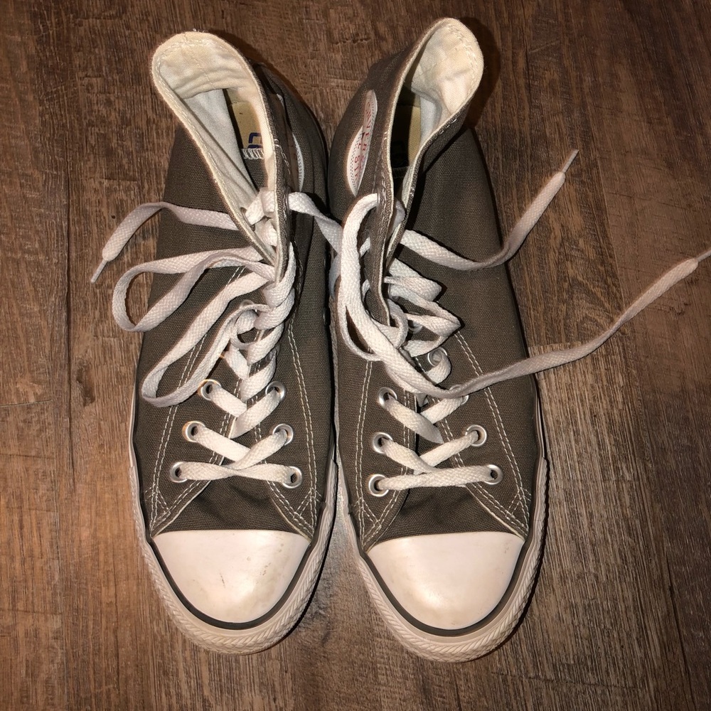 Unisex gray high top converse